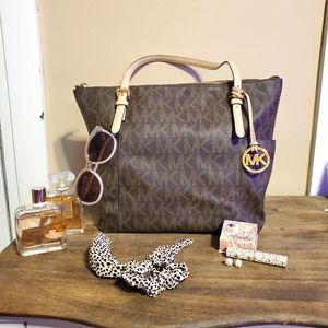 Michael kors purse